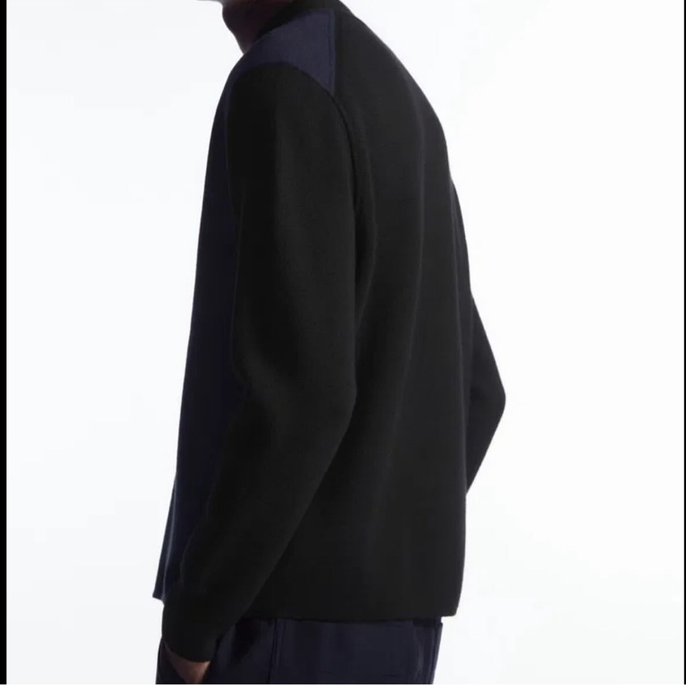New-COS
Color-Block Paneled Wool Cardigan - Picture 4 of 14
